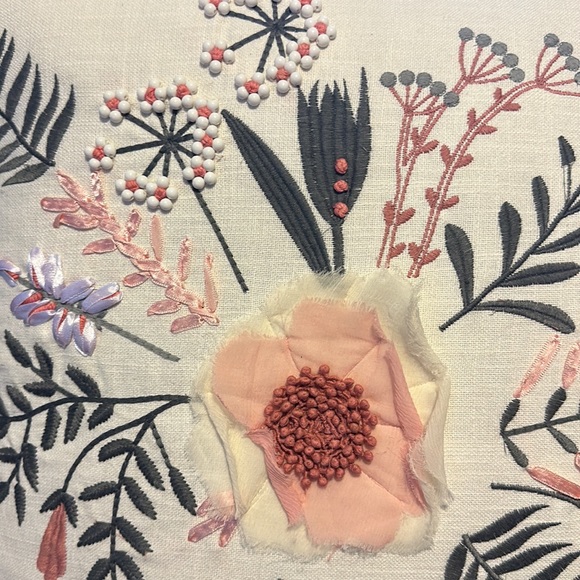 Lacourte Kuro Cotton 20" x 20"Decorative Pillow- Duck feathers & Embelli… - Picture 3 of 12